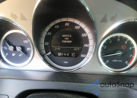 2009 Mercedes-Benz C 300 Luxury/Sport z USA, uszkodzony, nr VIN WDDGF54X59R082338